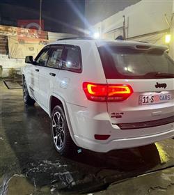 جیپ گراند شیرۆکی